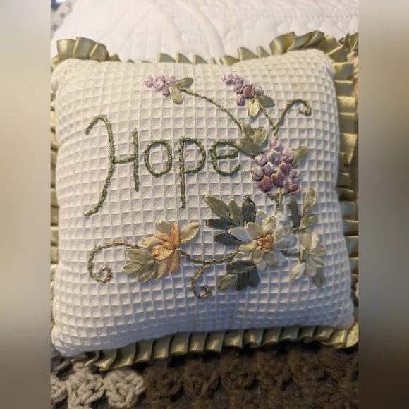 Vintage Home Interiors 4 Piece Set! - Picture 4 of 4